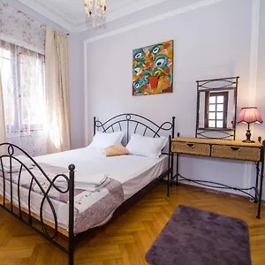 easy-apartment-in-tbilisi-city-center.alltbilisihotels.com/